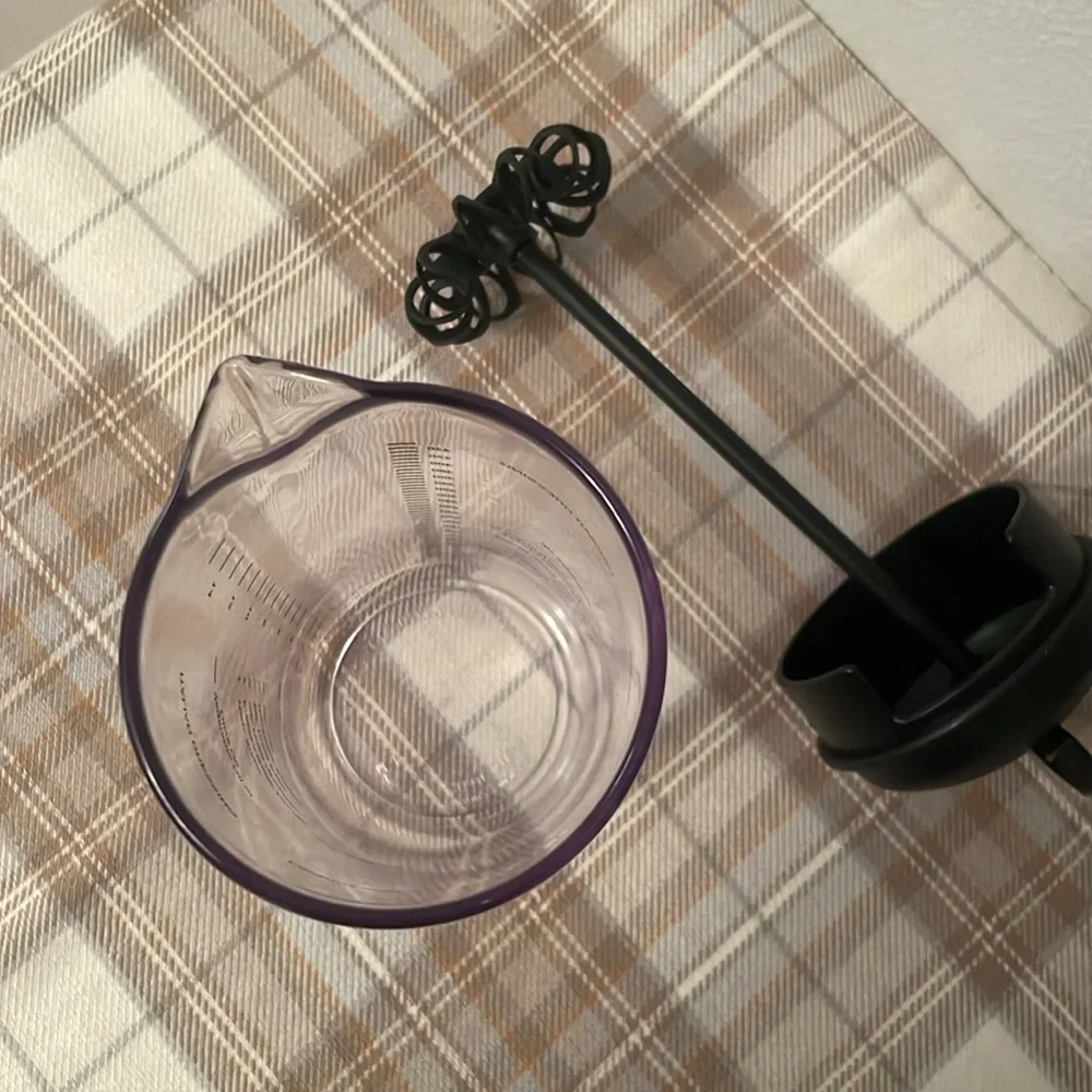 The Pampered Chef Measure Mix & Pour Salad Dressing Mixer Maker USA